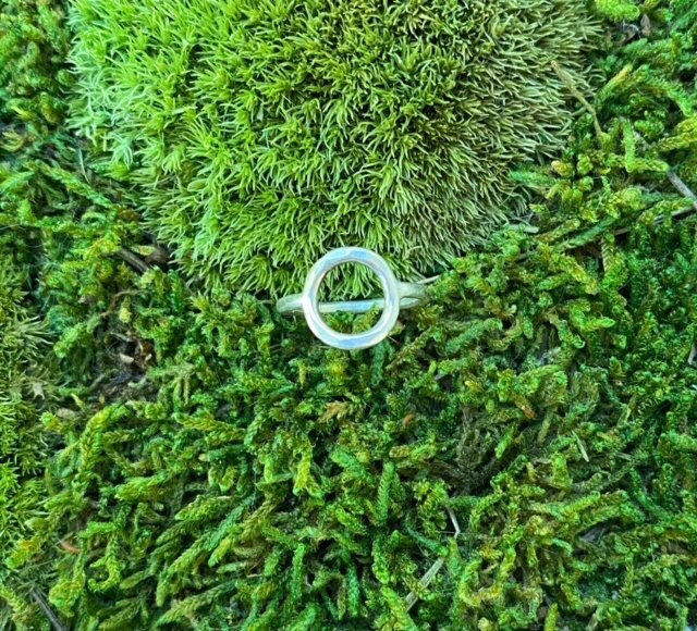 Sterling Moon Midi Ring, Crescent Moon Ring, Full Moon Ring, Moon Phase, Open Circle Ring, Stackable Rings, Moon Phase Ring, Nature Jewelry